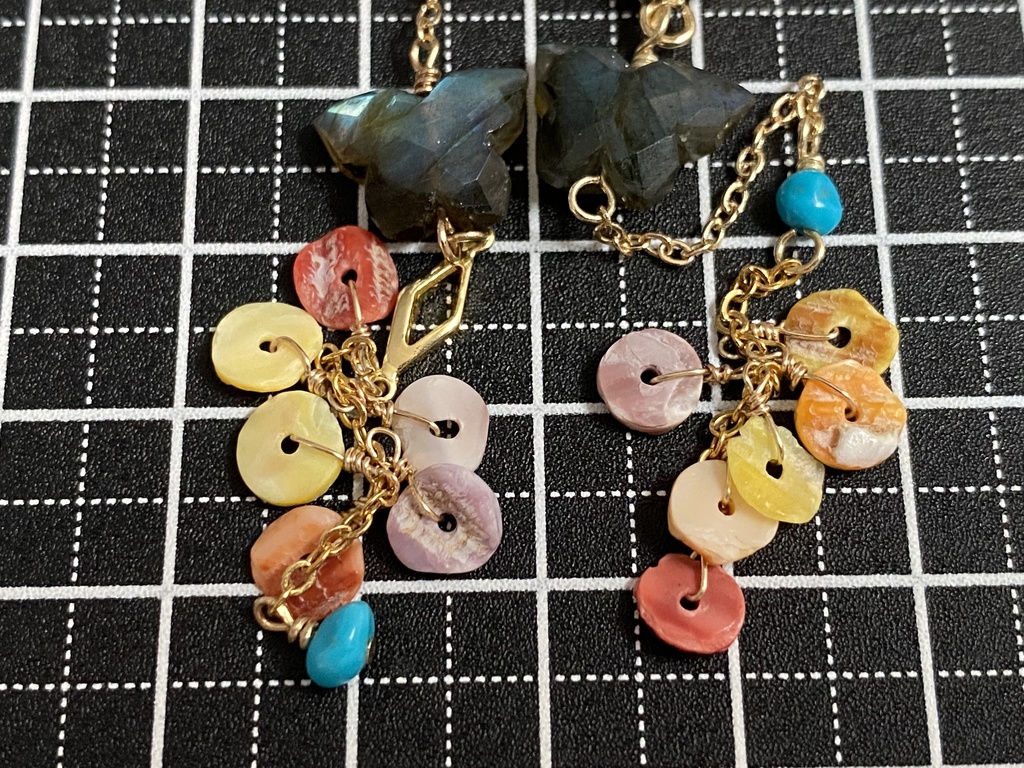 薄雲太夫イメージ「哀の花びら」アシンメトリーピアス