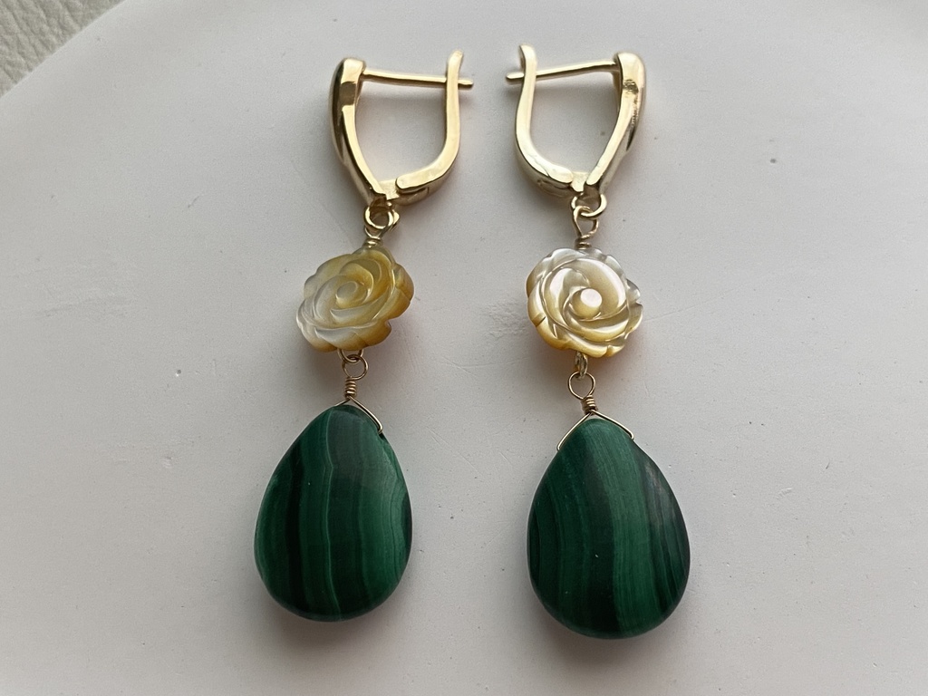 美しい人に捧げるピアス