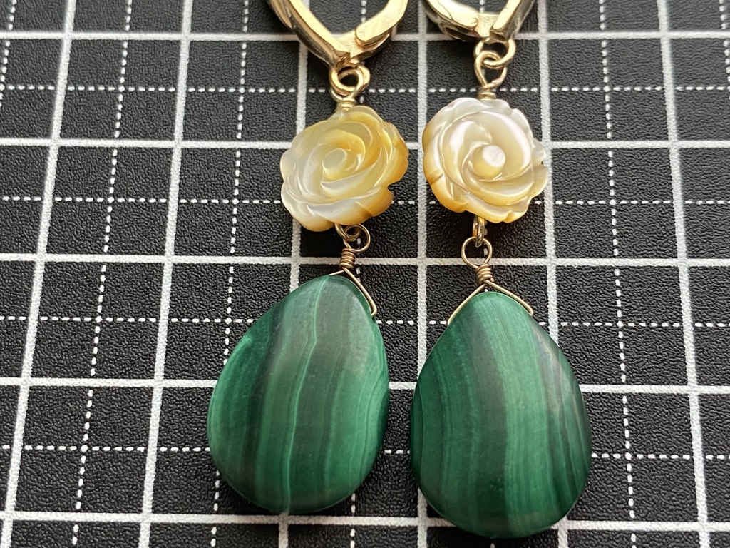 美しい人に捧げるピアス