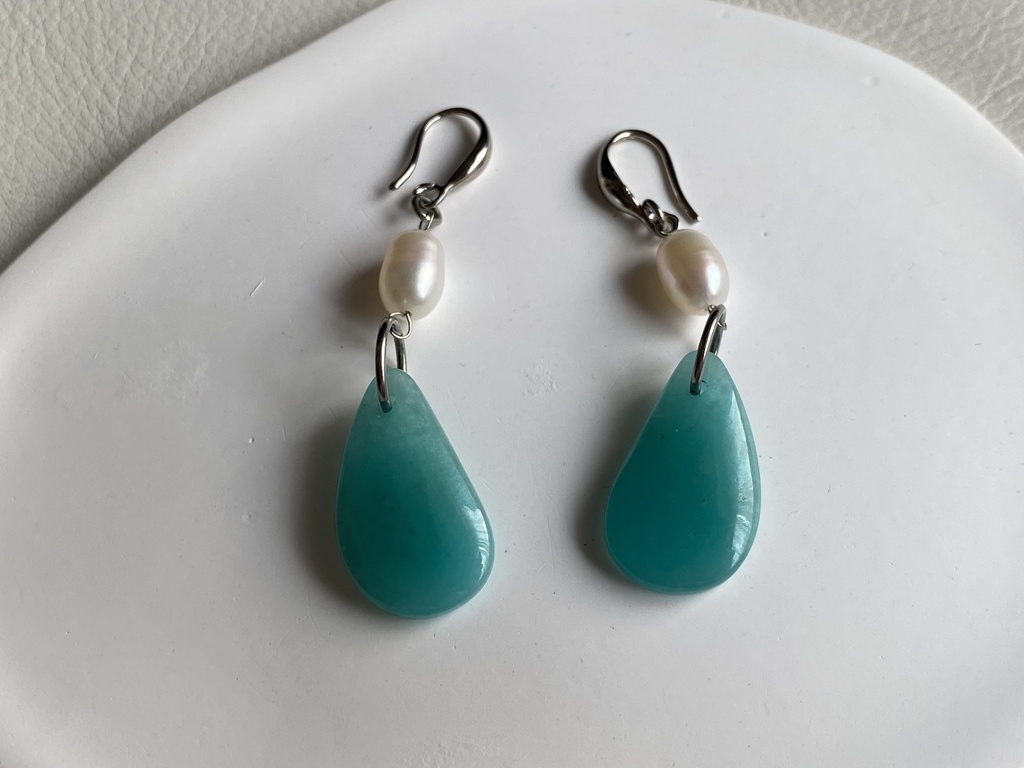 アマゾナイトのぽってりピアス