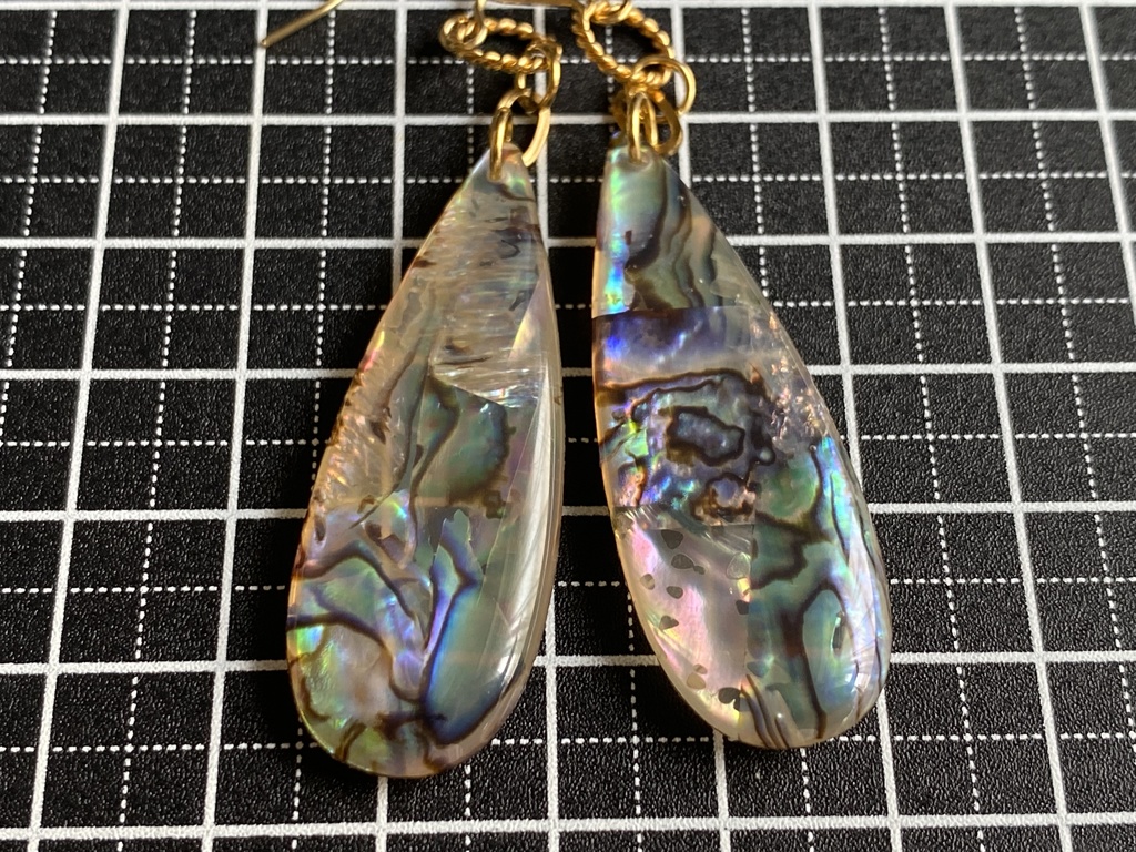 アバロンシェルのぎらぎらピアス