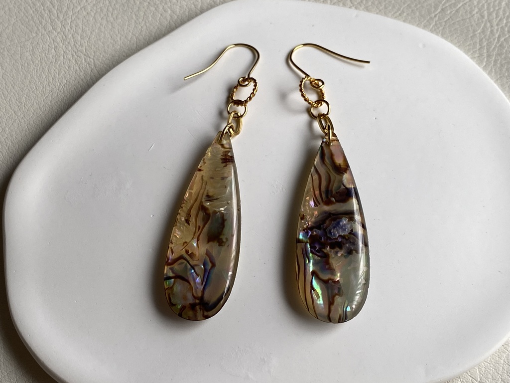 アバロンシェルのぎらぎらピアス