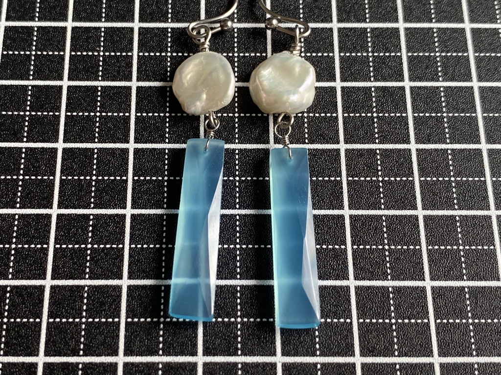 シーブルーカルセドニーのスティックピアス