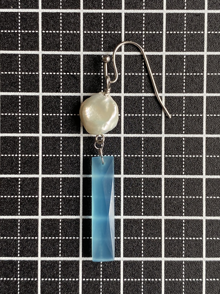 シーブルーカルセドニーのスティックピアス