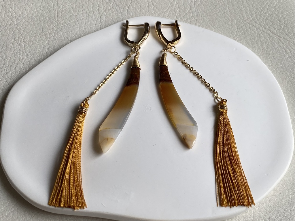 肝っ玉の（？）牛尾刀ピアス