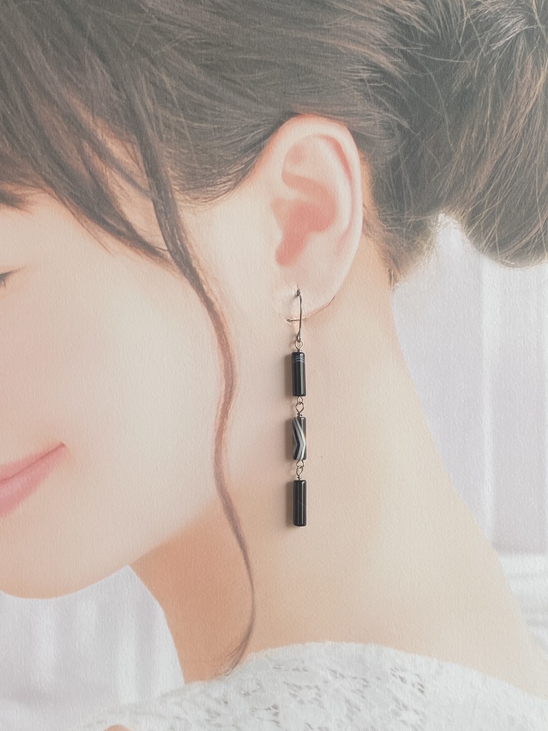 チューブアゲート三連ピアスチャーム