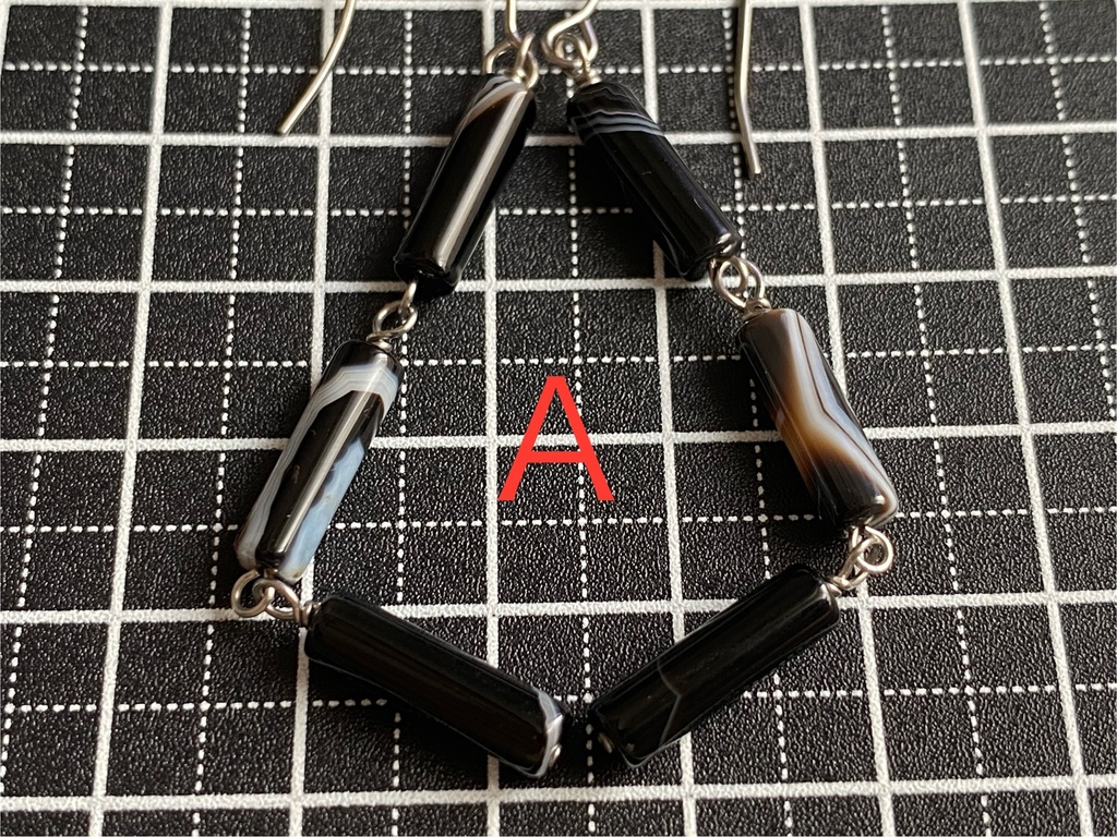 チューブアゲート三連ピアスチャーム