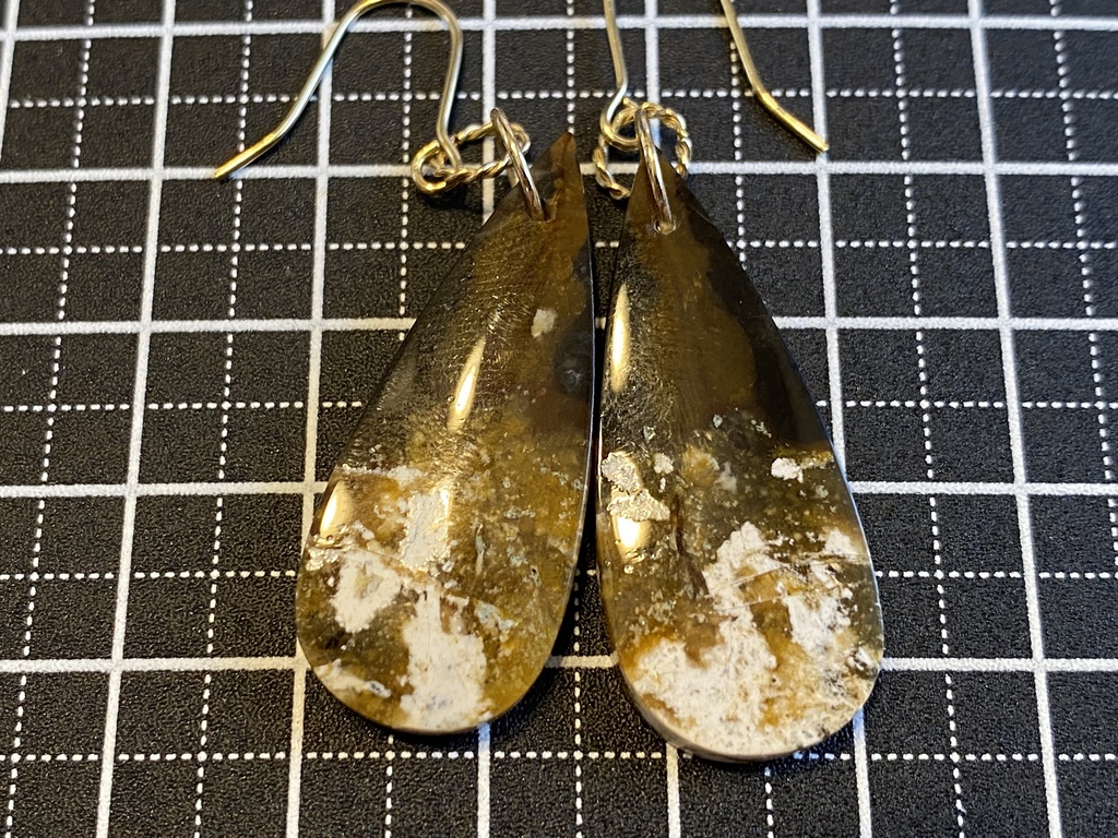 マルチカラーオパライズドウッドのピアス