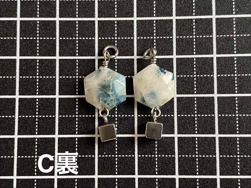 雪と晴れ間のピアス