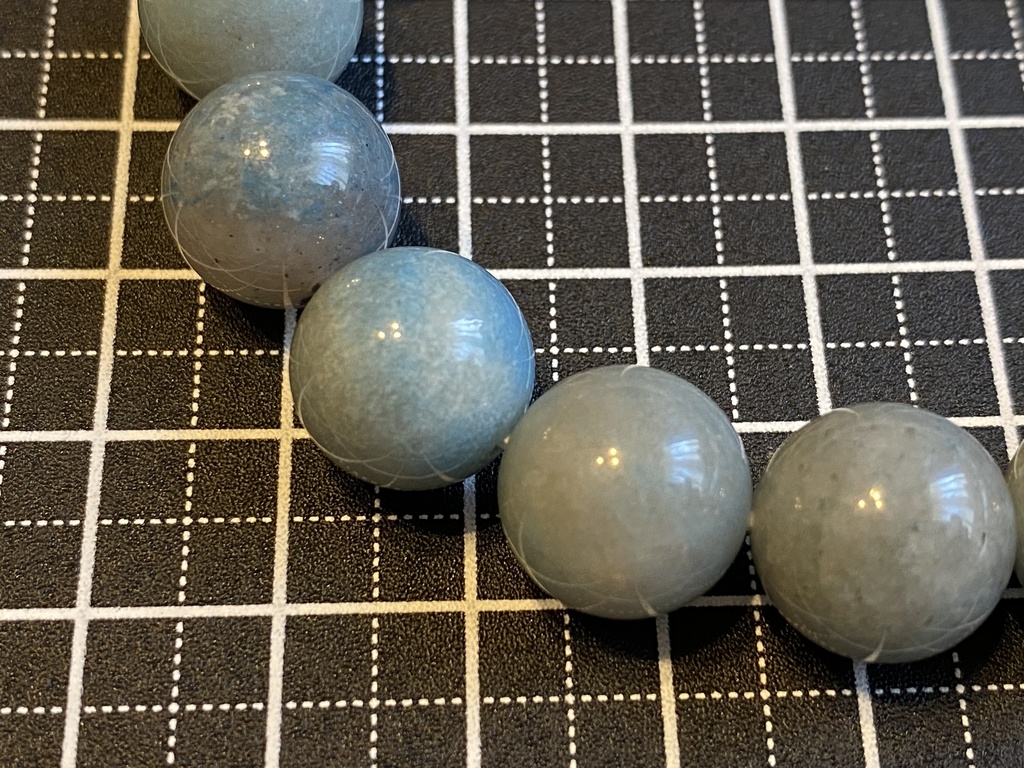 トロレアイトのブレスレット