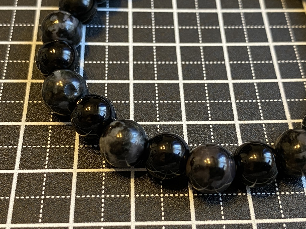 ブラック×グレーのブレスレット