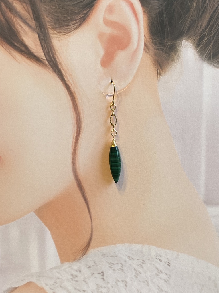 マラカイトの揺れるチャーム