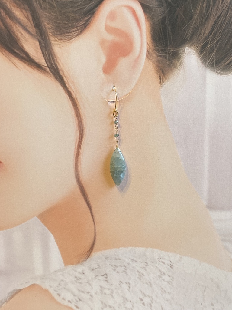 アクアマリンのマーキスチャーム