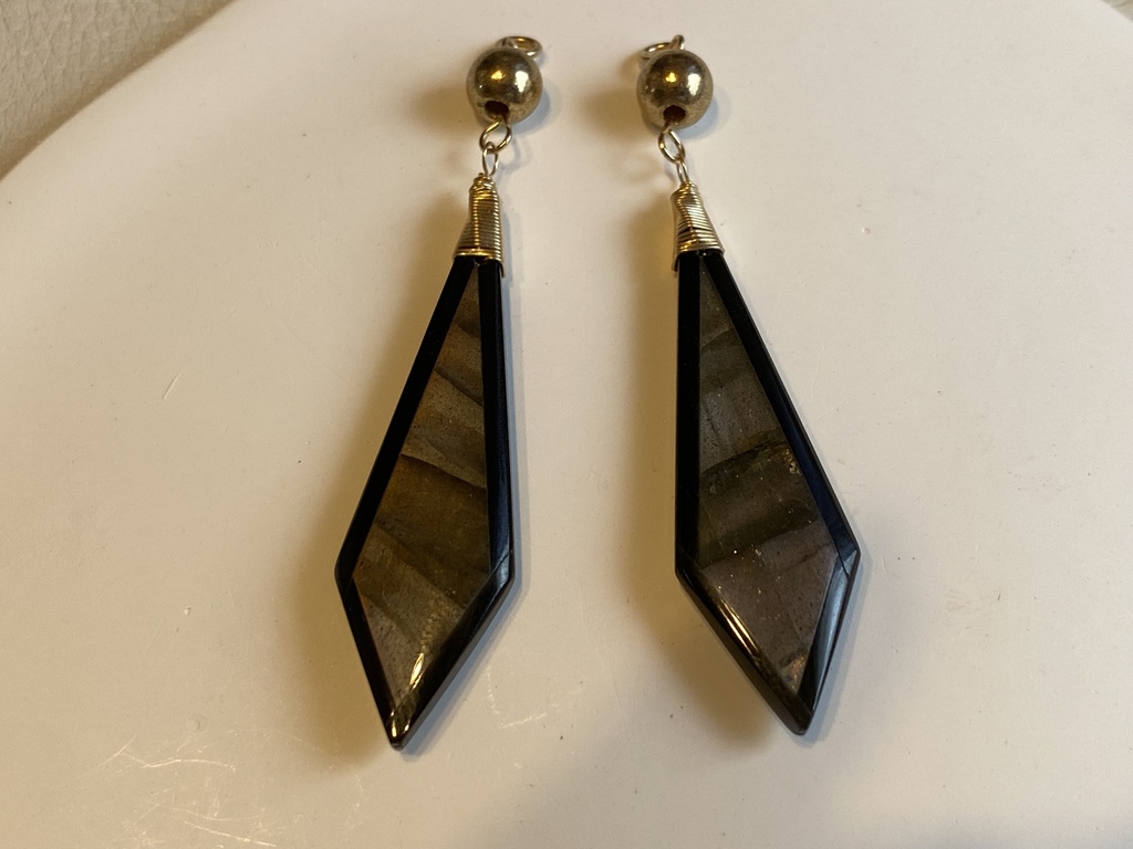 ラブラドライトとオブシディアンのチャーム