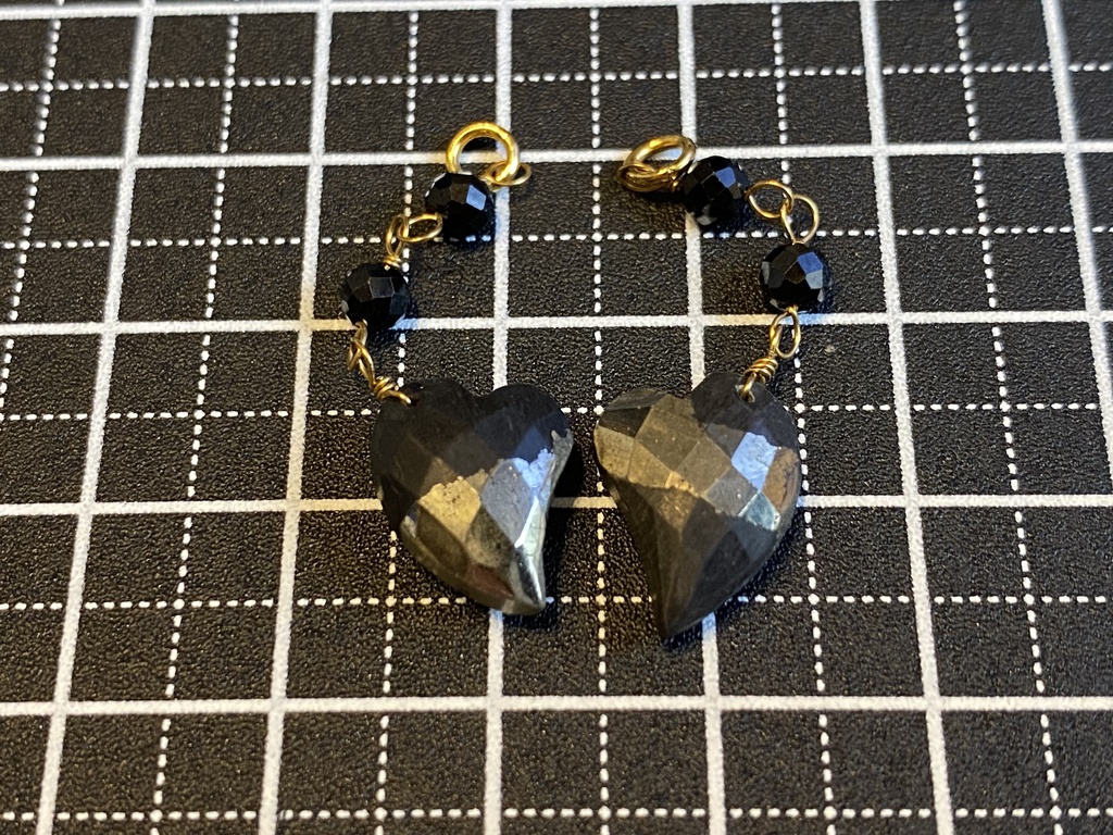 アパッチゴールドのハートチャーム