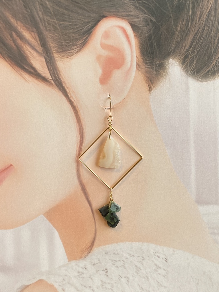 ラザフォード・オールコックイメージ「額縁の中の霊峰」チャーム