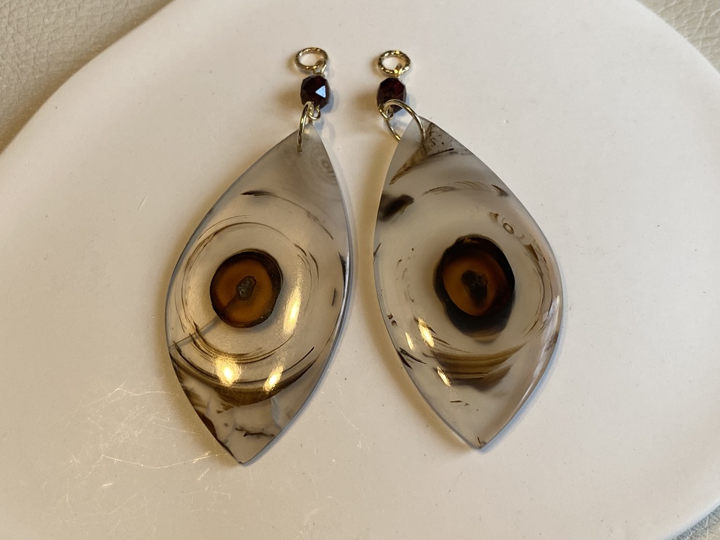 血の色をした眼のチャーム