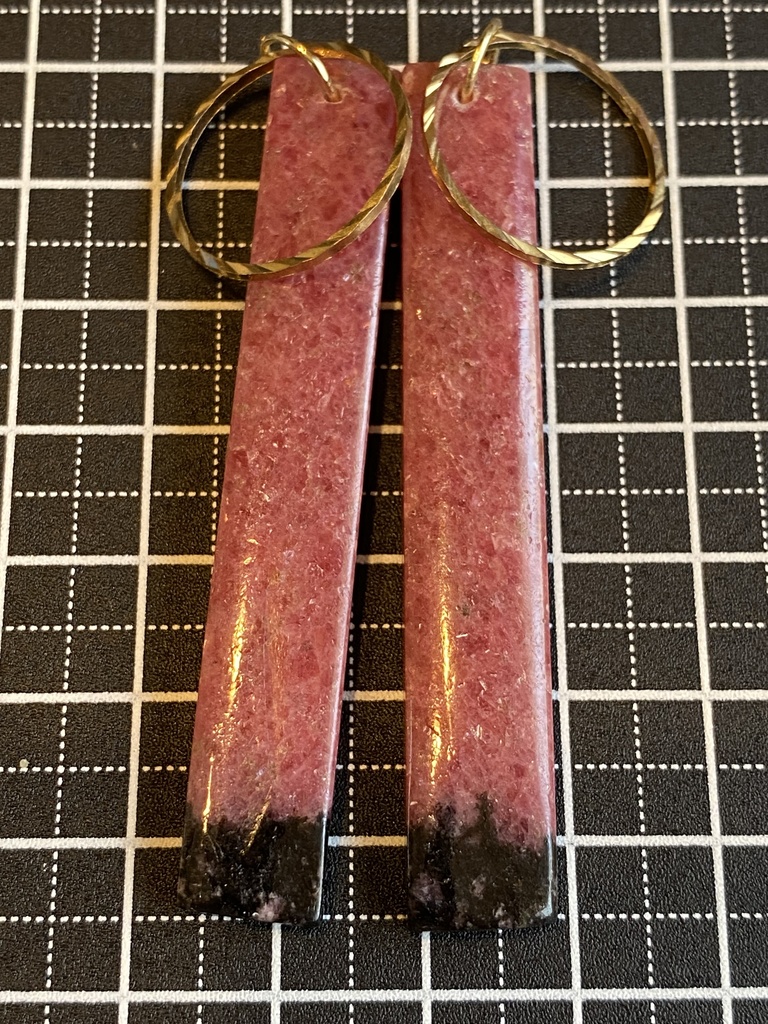 ピンク×ブラックのスティックチャーム