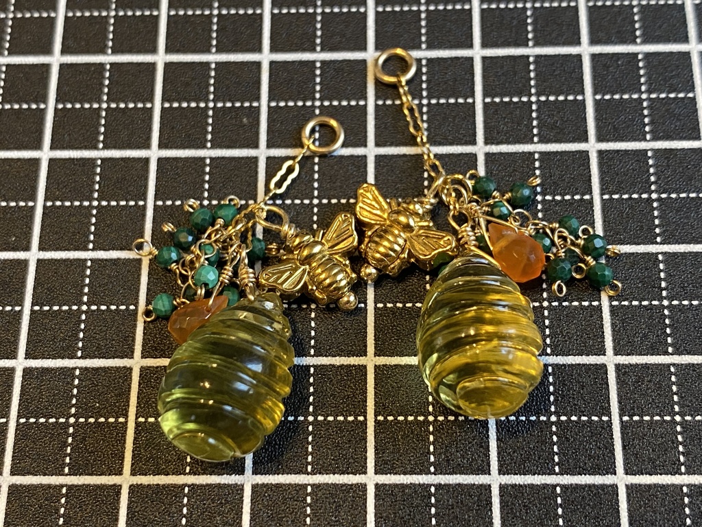 蜂蜜と蜜蜂のチャーム