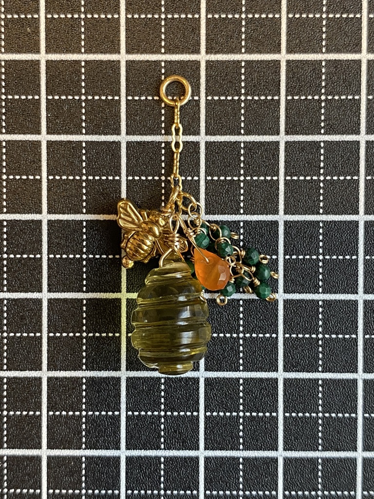 蜂蜜と蜜蜂のチャーム