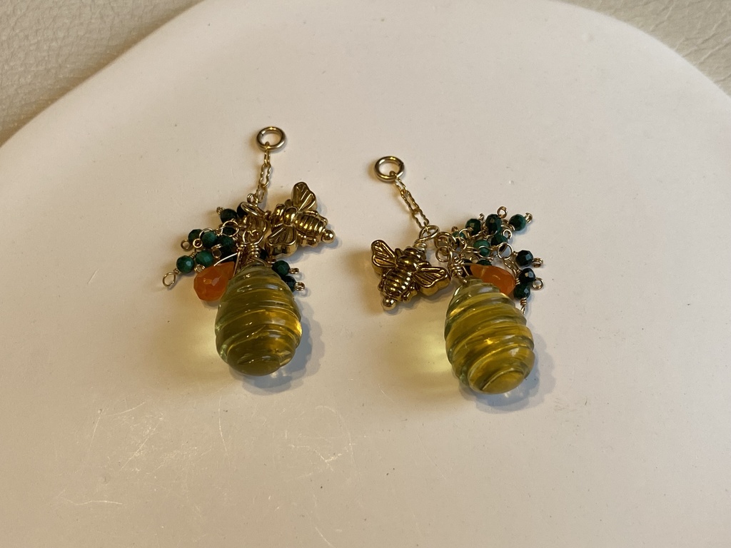 蜂蜜と蜜蜂のチャーム