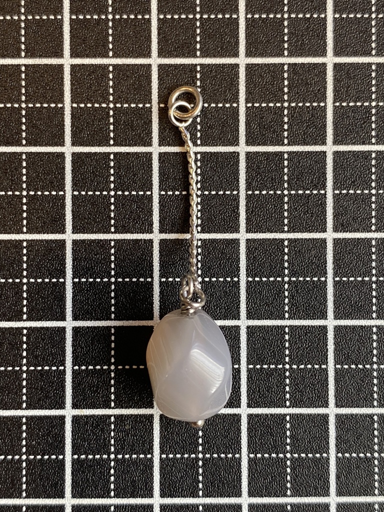 グレーオニキスのシンプルチャーム