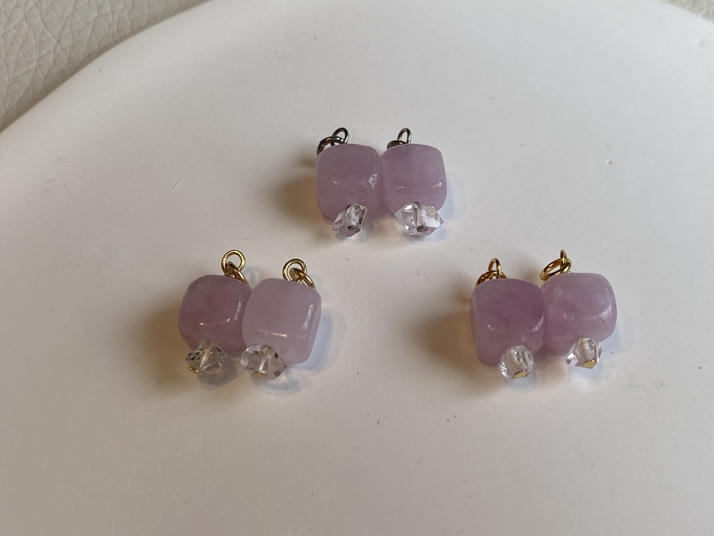 クンツァイトとハーキマーダイヤモンドのチャーム