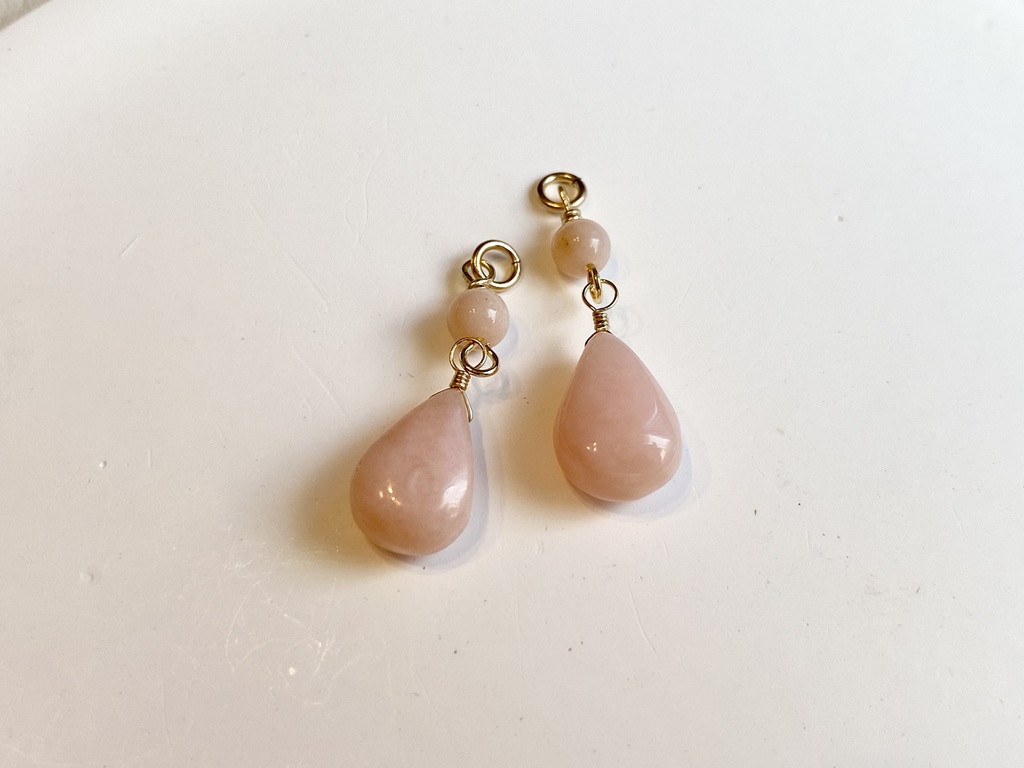 ピンクオパールのひとひらチャーム