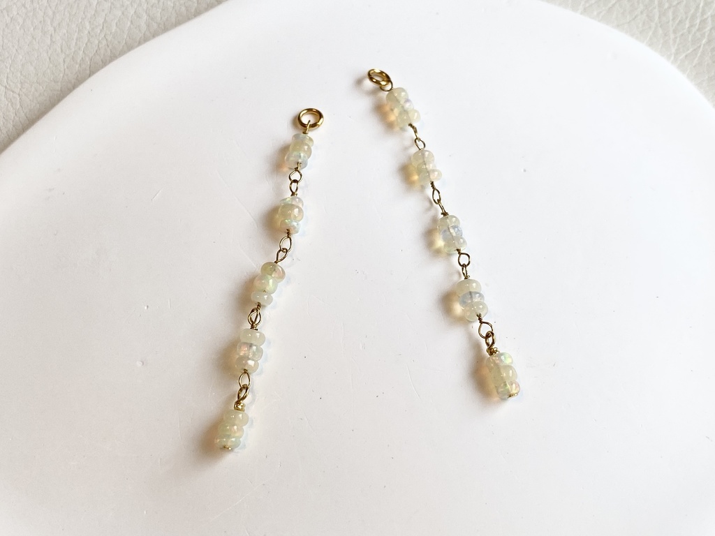 エチオピアンプレシャスオパールのチャーム・ホワイト