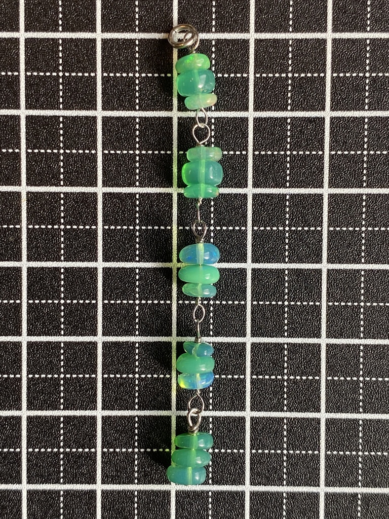 エチオピアンプレシャスオパールのチャーム・グリーン