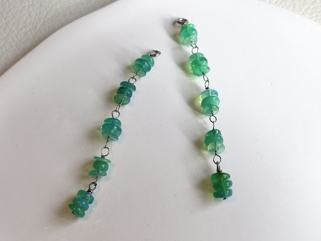 エチオピアンプレシャスオパールのチャーム・グリーン