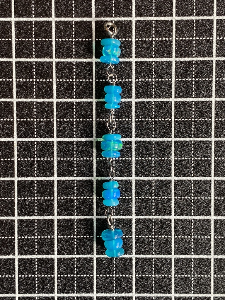 エチオピアンプレシャスオパールのチャーム・ブルー