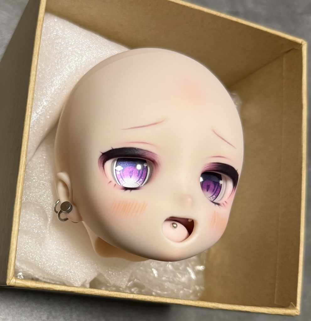 カスタムヘッド+追視アイ DDHー29 セミホワイト肌 ※ピアス加工あり