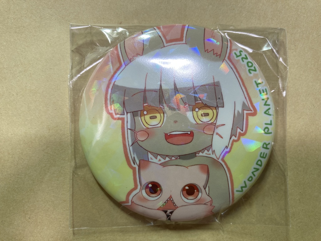 ミーナナ缶ホログラムバッジ