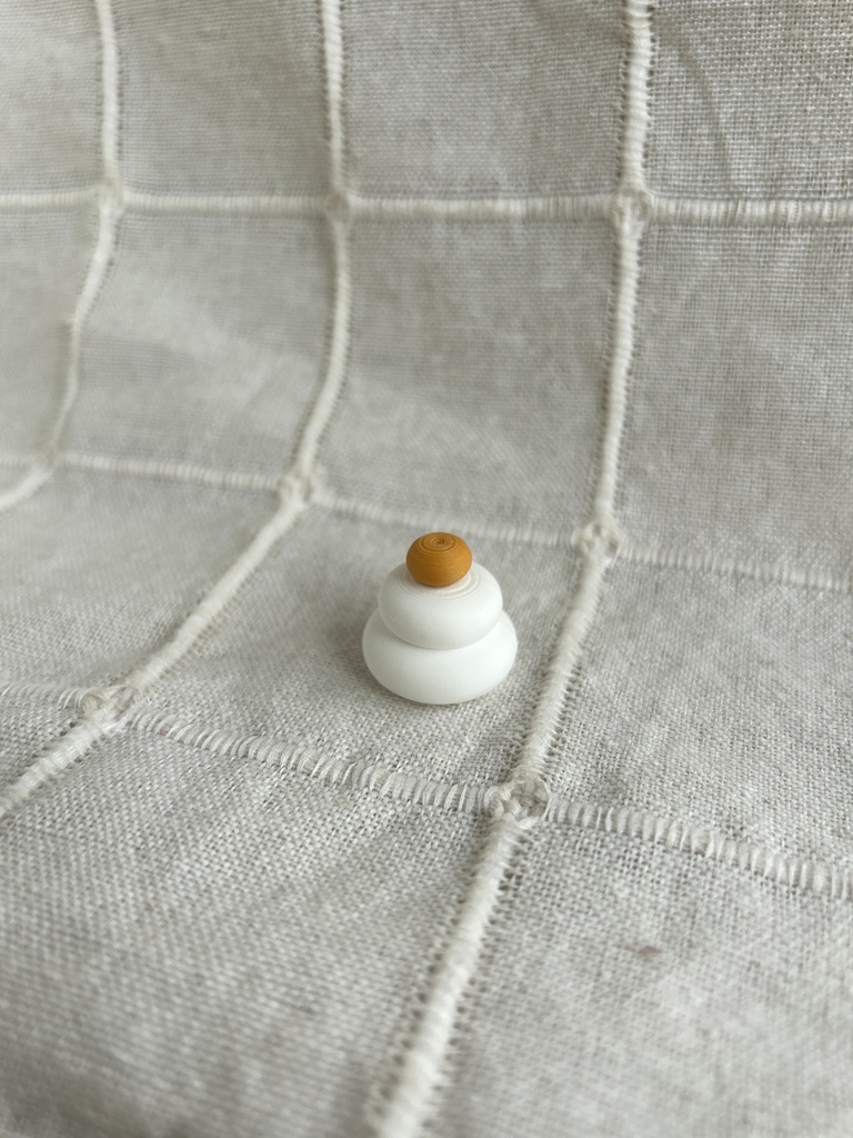 小さな鏡餅 Miniature Japanese New Year Cake