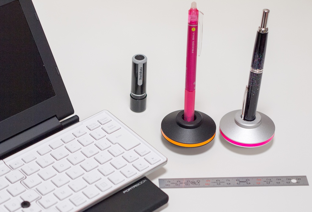 MetalMacaronPenStand (2ndLot)