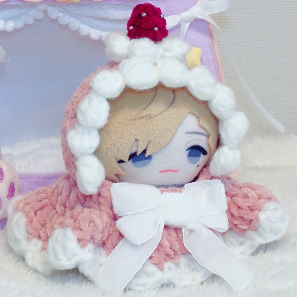 【いちごショートケーキ風ポンチョ】10cmぬい服 にじぱぺっと リボン フリル スイーツ Crochet