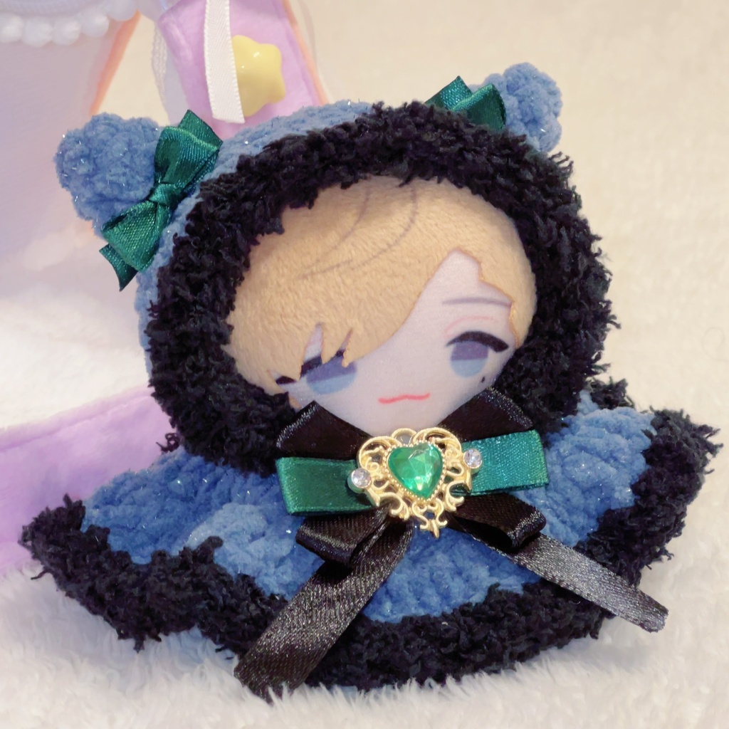 【黒猫🐈⬛ファーポンチョ】10cmぬい・にじぱぺサイズ 猫耳 リボン グリーンハートビジュー