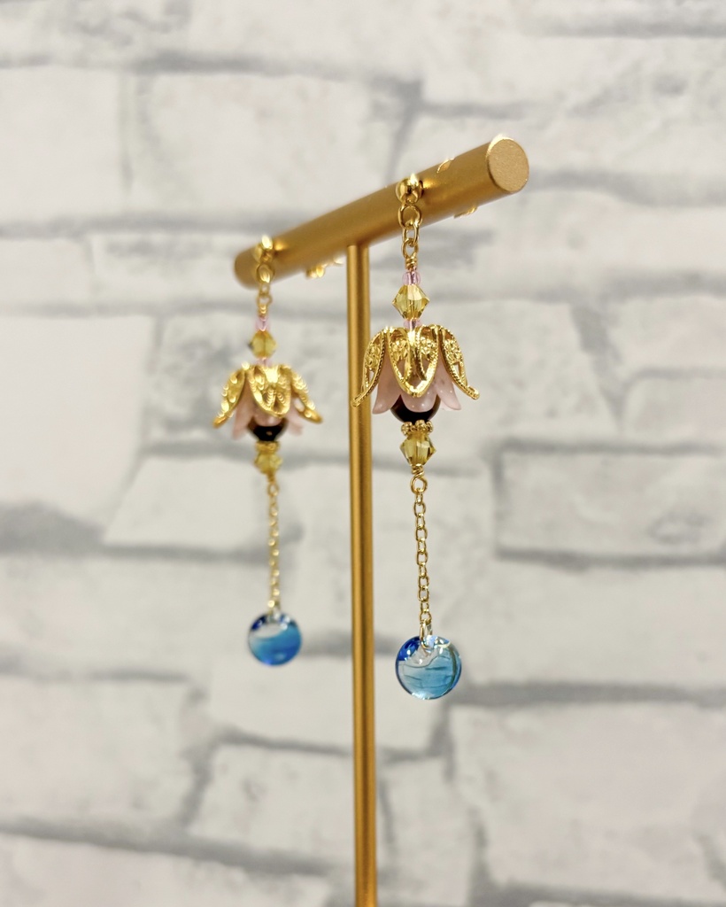 【イヤリング・ピアス】ジータ【お花のランタン】