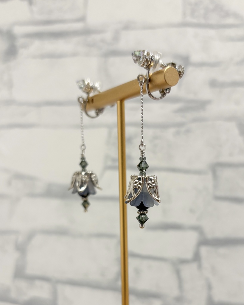 【イヤリング・ピアス】サリエル【お花のランタン】