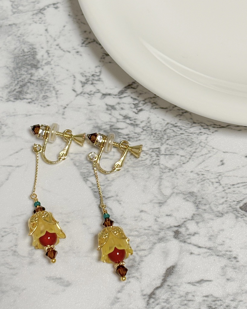 【イヤリング・ピアス】サンダルフォン【お花のランタン】