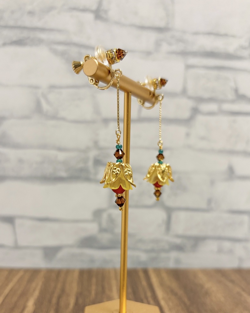 【イヤリング・ピアス】サンダルフォン【お花のランタン】