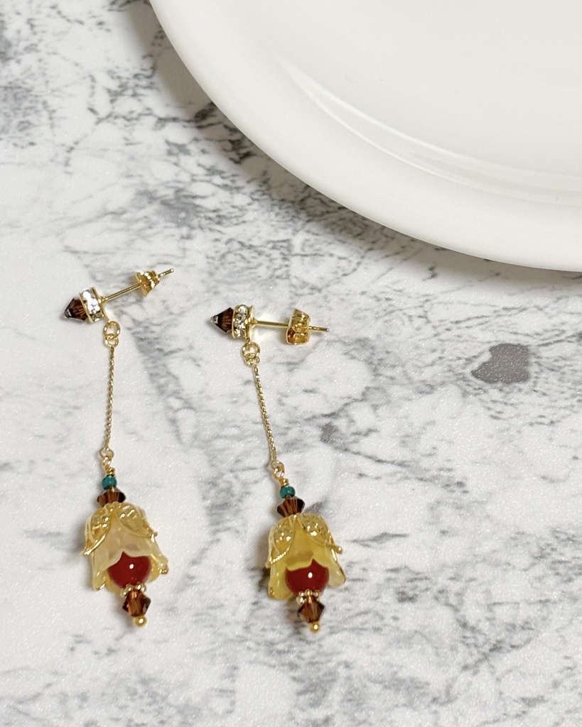 【イヤリング・ピアス】サンダルフォン【お花のランタン】