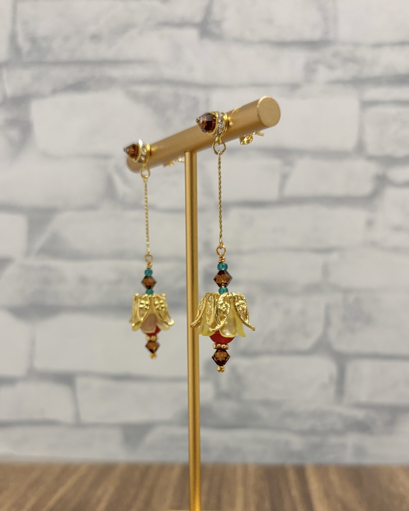 【イヤリング・ピアス】サンダルフォン【お花のランタン】