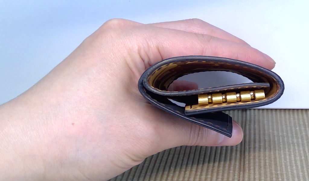 手作り! 邪神ちゃんレザーキーケース ミニサイズ・黒