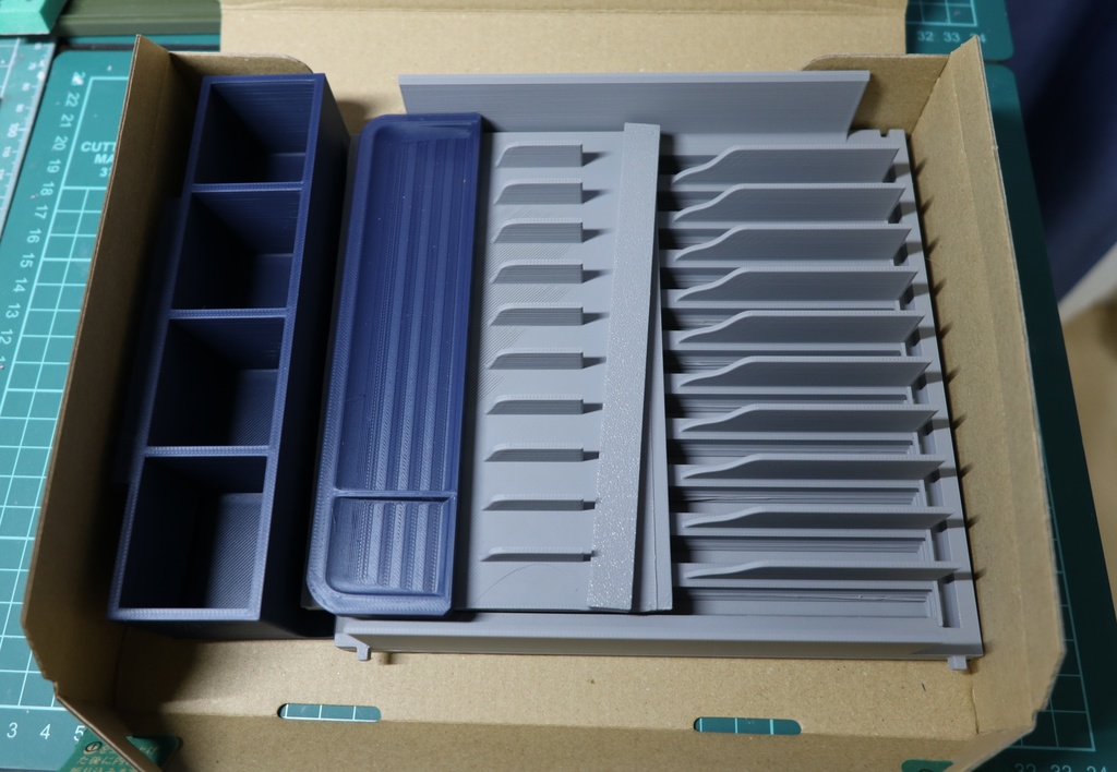 RUNNER DOCK MINI(Military color) |ランナー整理&作業効率化ツール(連結対応)