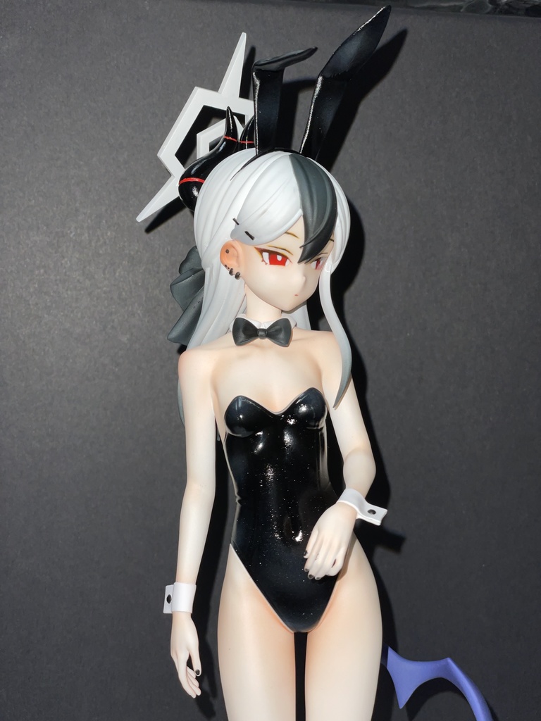 カヨコ・ドレスのバニー