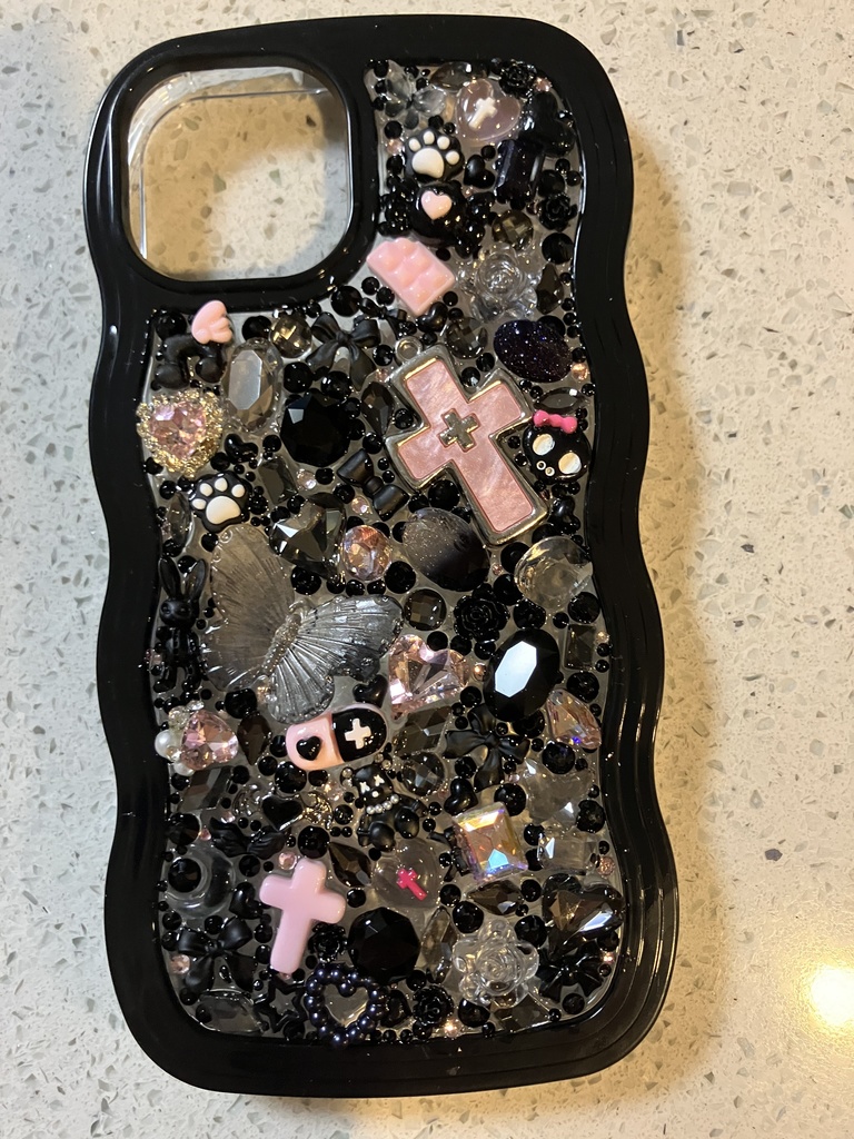 甘くて苦いピンクとブラックのスマホケース