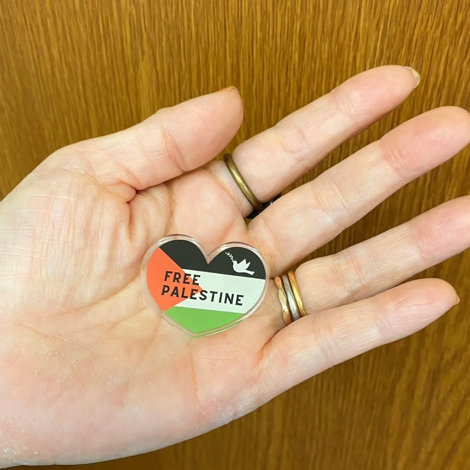 パレスチナ支援寄付付き アクリルバッジ