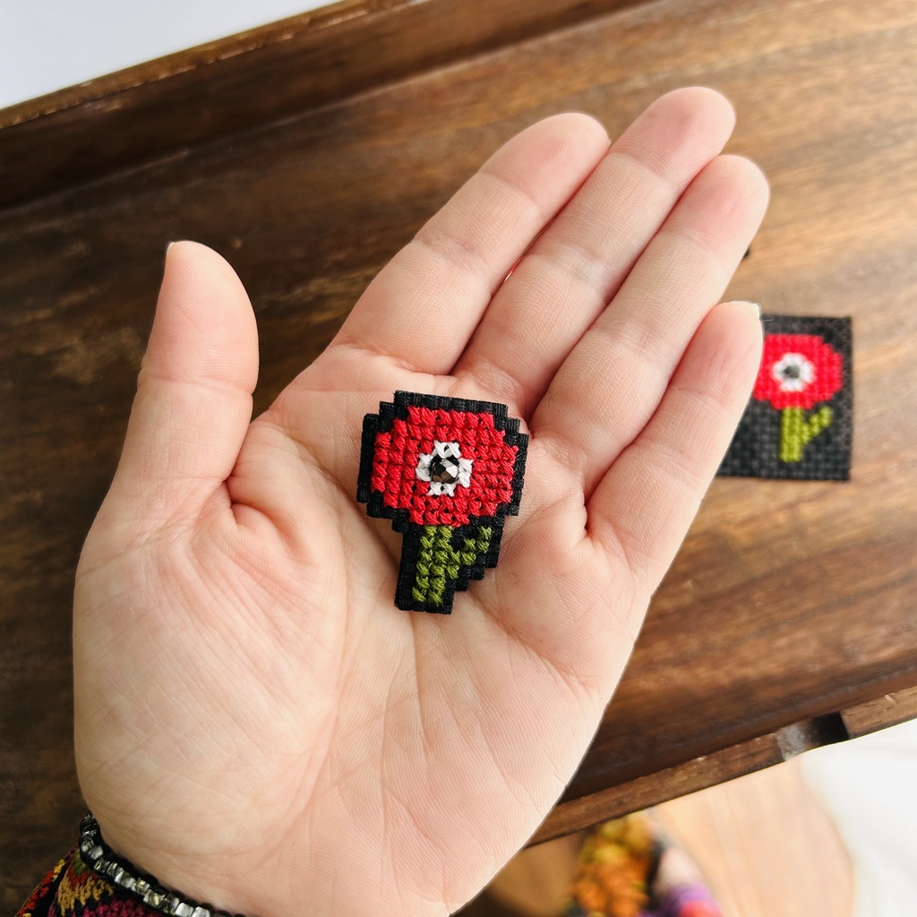 パレスチナ支援寄付付き クロスステッチピンブローチ